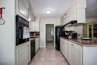 Eat-in Kitchen
