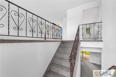 9 Princeton Dr, Middlesex, NJ 08846 - photo 4