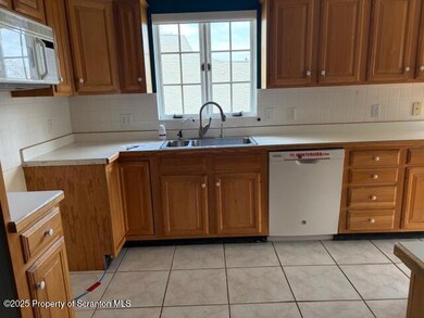 101 Deacons Green, Clarks Green, PA 18411 - photo 6