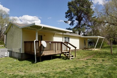 1020 Emerson St, Manchester, TN 37355 - photo 5