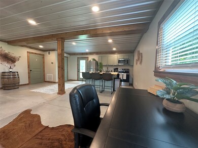 1006 Fm 517 Rd unit H, Alvin, TX 77511 - photo 5