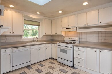 LIGHT AND BRIGHT KITCHEN