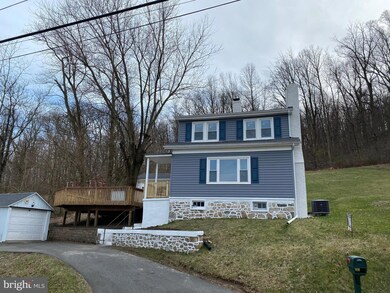 2012 2012R Weisstown Rd, Bechtelsville, PA 19505 - photo 2