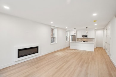 unlisted-address, Chicago, IL 60614 - photo 7