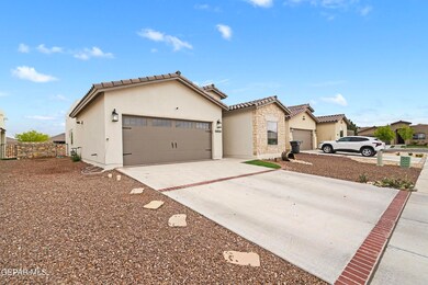 13804 Paseo de Plata Dr, Horizon City, TX 79928 - photo 2