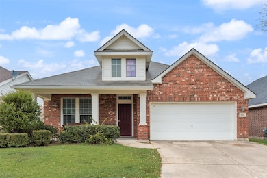 832 Ridge Point Dr, Grand Prairie, TX 75052 - photo 2