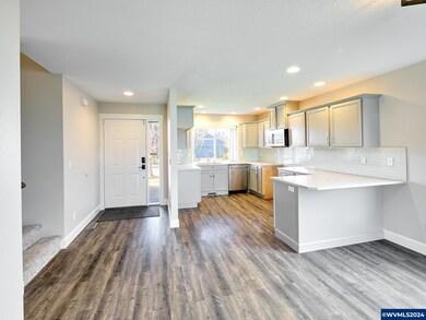 2467 Dorsey Dr, Hubbard, OR 97032 - photo 3