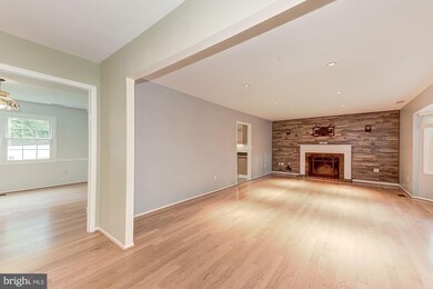 8804 Gramercy Ln, Laurel, MD 20708 - photo 4