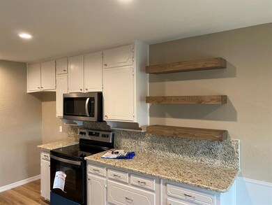 800 Morning Glory Ln, Bedford, TX 76021 - photo 4