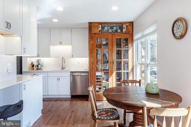 13418 Whaley Ct, Herndon, VA 20171 - photo 3