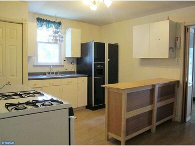 625 Lippincott Ave, Riverton, NJ 08077 - photo 4