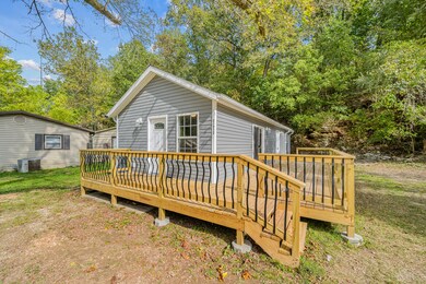 Reeds Spring Like New Home