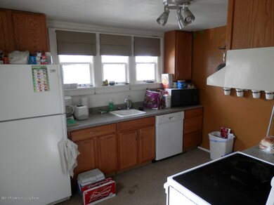 211 B St S, Glen Ullin, ND 58631 - photo 3