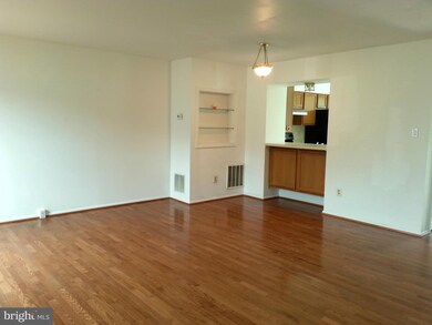 7586 Thurston Ln, Manassas, VA 20111 - photo 6