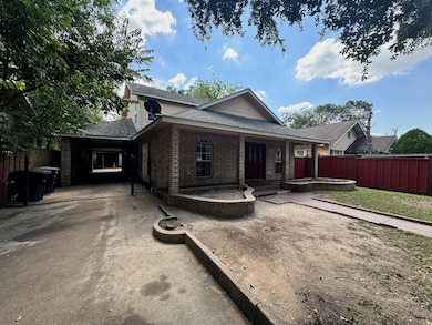 4722 Woodside St, Houston, TX 77023 - photo 2