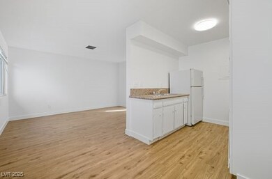 2505 Cedar Ave unit 3, Las Vegas, NV 89101 - photo 4