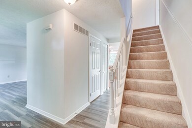 13634 Bellerose Dr, Chantilly, VA 20151 - photo 4