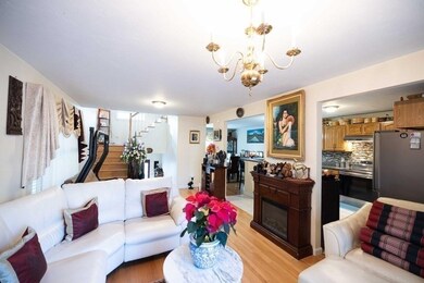 36 Woodford St unit B, Worcester, MA 01604 - photo 4