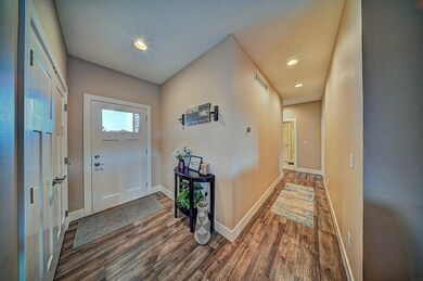 334 Limerick Dr, Jesup, IA 50648 - photo 6