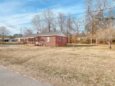 153 Shelton St, Linden, TN 37096 - photo 2