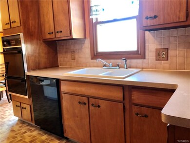 2932 Krueger Rd, North Tonawanda, NY 14120 - photo 7