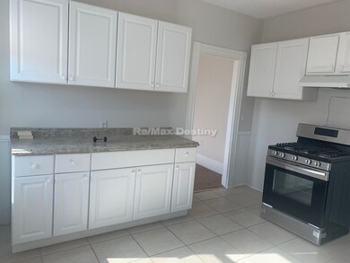 422 Norfolk St unit 3, Somerville, MA 02143 - photo 4