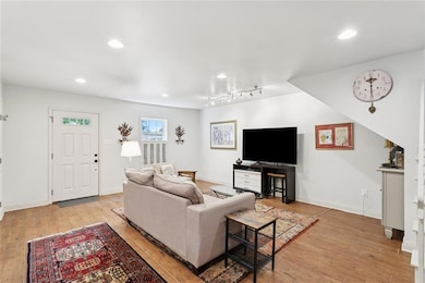 925 Race St unit C, New Orleans, LA 70130 - photo 2