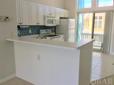 1102 Cambridge Rd unit 302-B, Kill Devil Hills, NC 27948 - photo 2