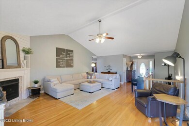 135 Green Wood Dr, Mount Washington, KY 40047 - photo 6