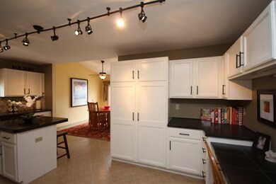 640 Cherry Wood Dr, Oregon, WI 53575 - photo 4