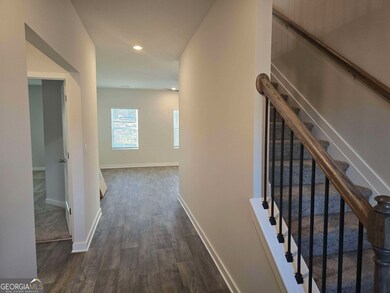 Entrance Hall to 1st floor primary bedroom