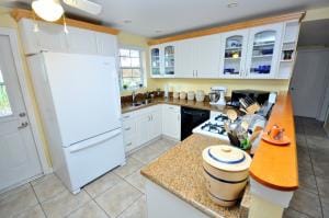 5617 Cinnamon Dr, West Palm Beach, FL 33415 - photo 2