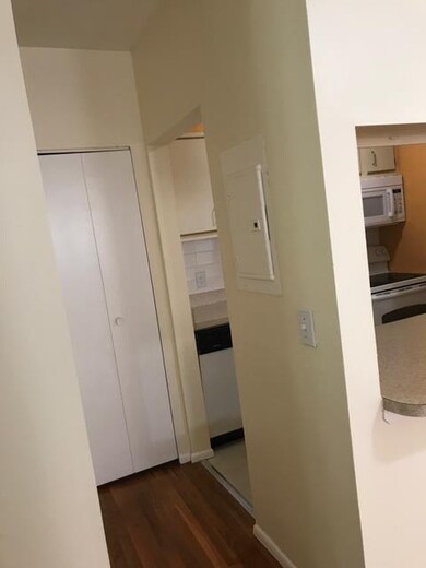 Van Wagenen Terrace unit 5G, Jersey City, NJ 07306 - photo 3