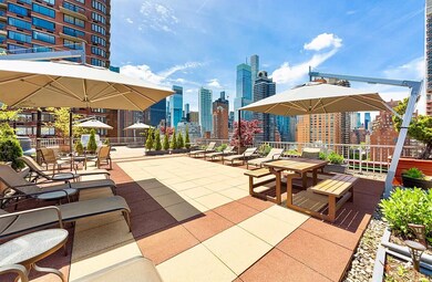 301 E 62nd St unit 2K, New York, NY 10065 - photo 4