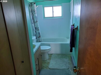 210 Summit Dr, Heppner, OR 97836 - photo 4