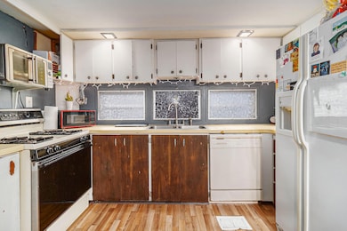 3527 Hoyt St unit 81, Norton Shores, MI 49444 - photo 3