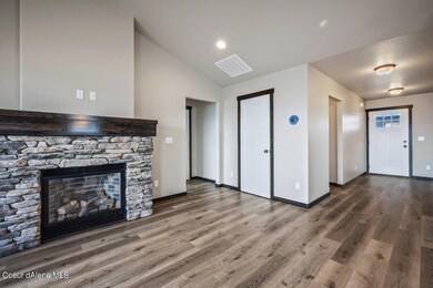 6 Stock Entrance to Great Room