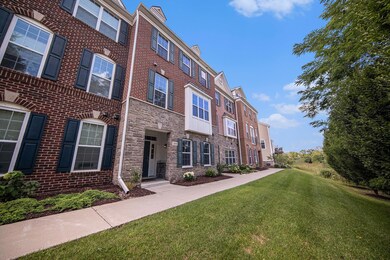 2856 Ridington Rd, Ann Arbor, MI 48105 - photo 2