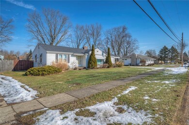 229 Forest St, Lagrange, OH 44050 - photo 2