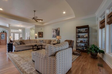 04_368 Cheestana Way_Living02