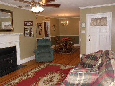 Living Rm to Dining