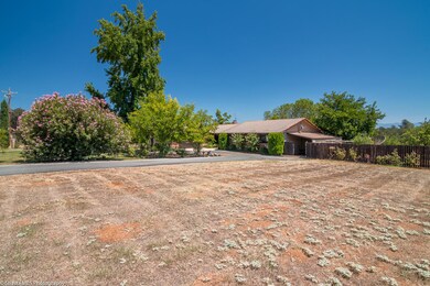 Large Side yard