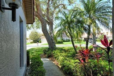 3954 Wilshire Cir E unit 165, Sarasota, FL 34238 - photo 4