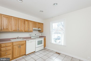 32 Salthill Ct, Lutherville Timonium, MD 21093 - photo 4