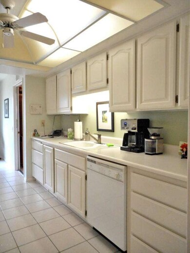 18435 N Conestoga Dr, Sun City, AZ 85373 - photo 7