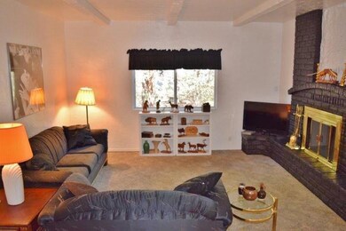 Living Room (9)