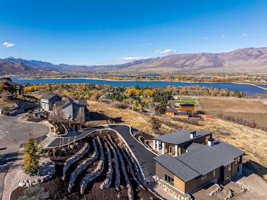 6858 E Summit Peak Cir, Huntsville, UT 84317 - photo 4