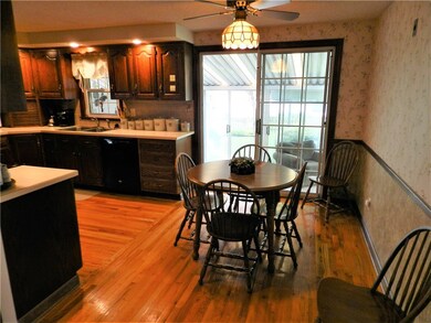 Cozy eat in kitchen