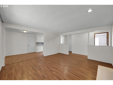 4273 E Amazon Dr, Eugene, OR 97405 - photo 6