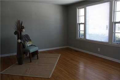 This gorgeous picture window in the living room floods the entire room with light!